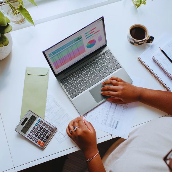 The Ultimate 10000 Savings Challenge: (Free Printables)